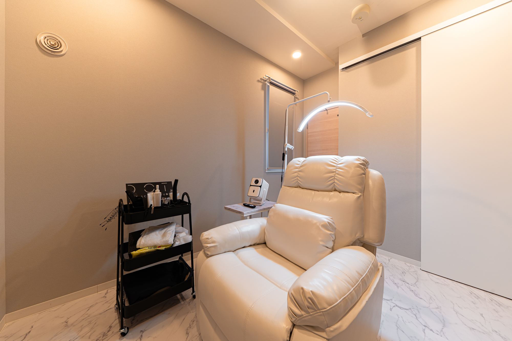 DOT. THE SCALP STUDIO 施術室